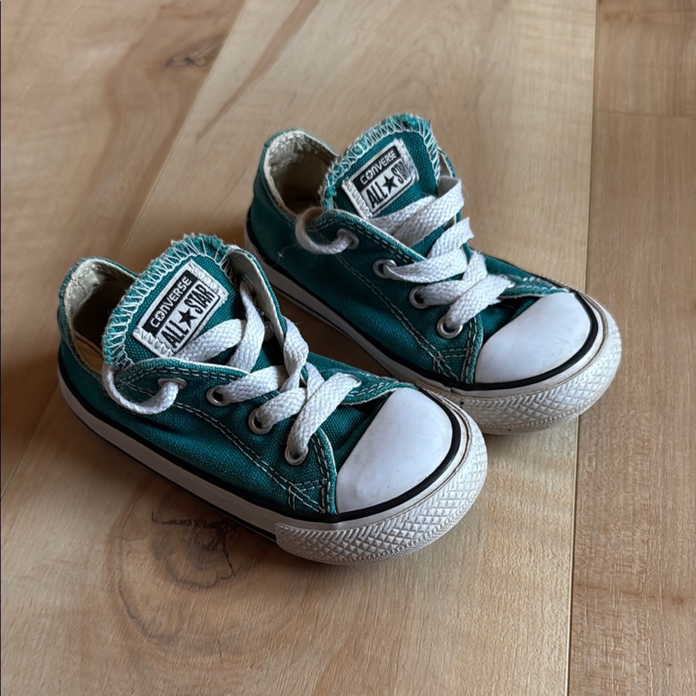 Converse Infant Shoes, Size 7